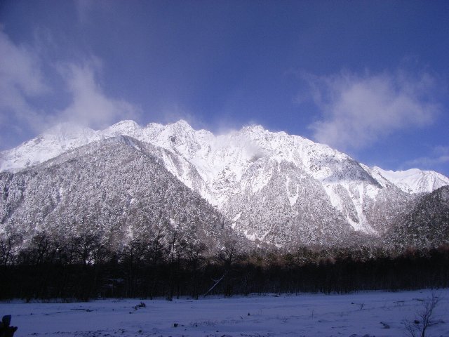 明神岳と雪崩