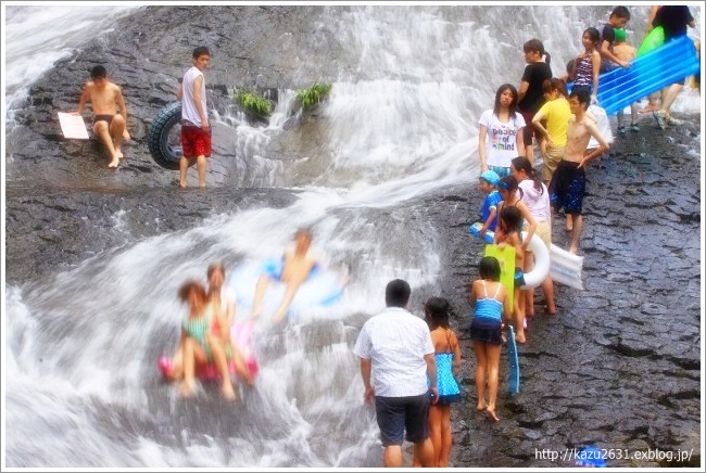 大分　竜門の滝で水遊び