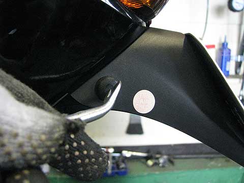 ライブディオのボディカバーの外し方 | 原付バイクの修理＆交換方法 