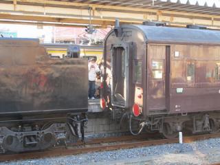 木更津駅到着後はC61を切り離す。