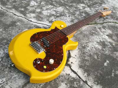 黄色ギター