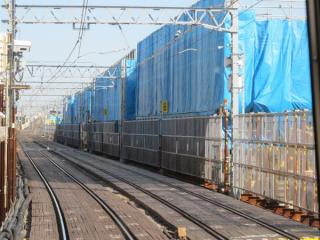 京成曳舟～八広間の下り列車の前面展望。引き続き高架橋の建設が進む。