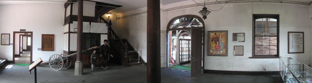 旧長浜駅舎1階出札出入口