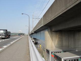 国道357号線から見た辰巳運河橋梁。