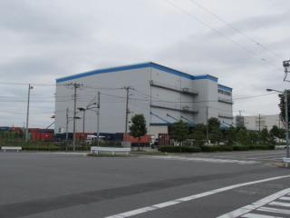 燻蒸倉庫が無くなり、普通の倉庫に改築された日本通運の倉庫。