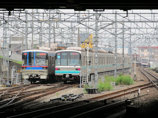 日吉駅横浜方の接続部分の現状。目黒線の折返し線となっている。