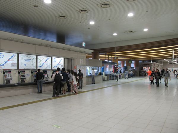 東京テレポート駅地下1階の改札口。