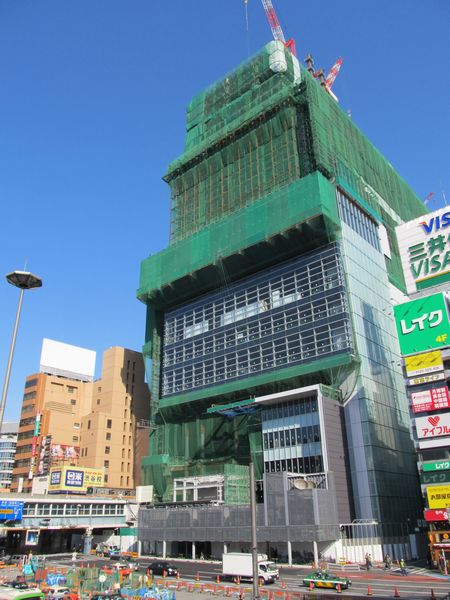 渋谷駅東口ロータリー前に建設が進む「渋谷ヒカリエ」
