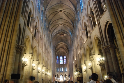 パリ ノートルダム大聖堂 の内部 - With Pino